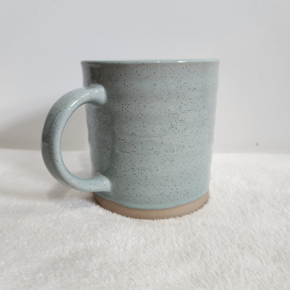 Ceramic Stoneware Glazed Speckled Duck Egg Blue Coffee Cup Mug XL 20 Oz - Picture 3 of 11